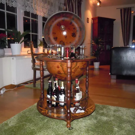 Belle - Rose Daschow