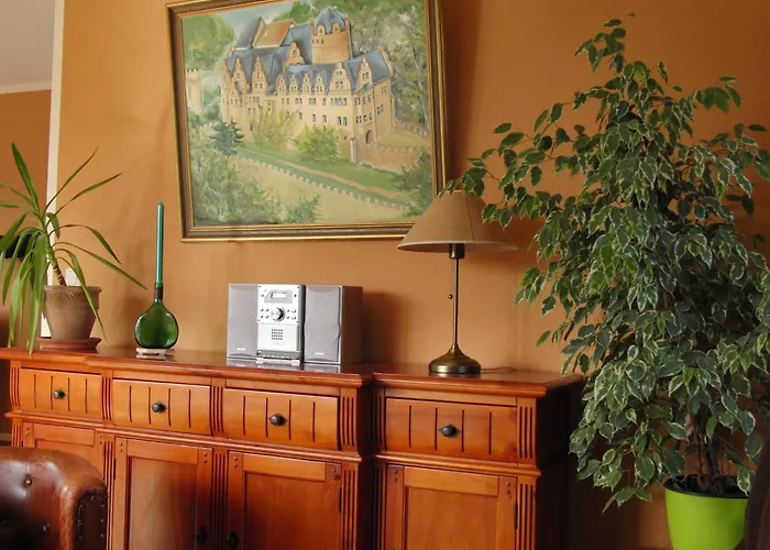 Belle - Rose Daschow